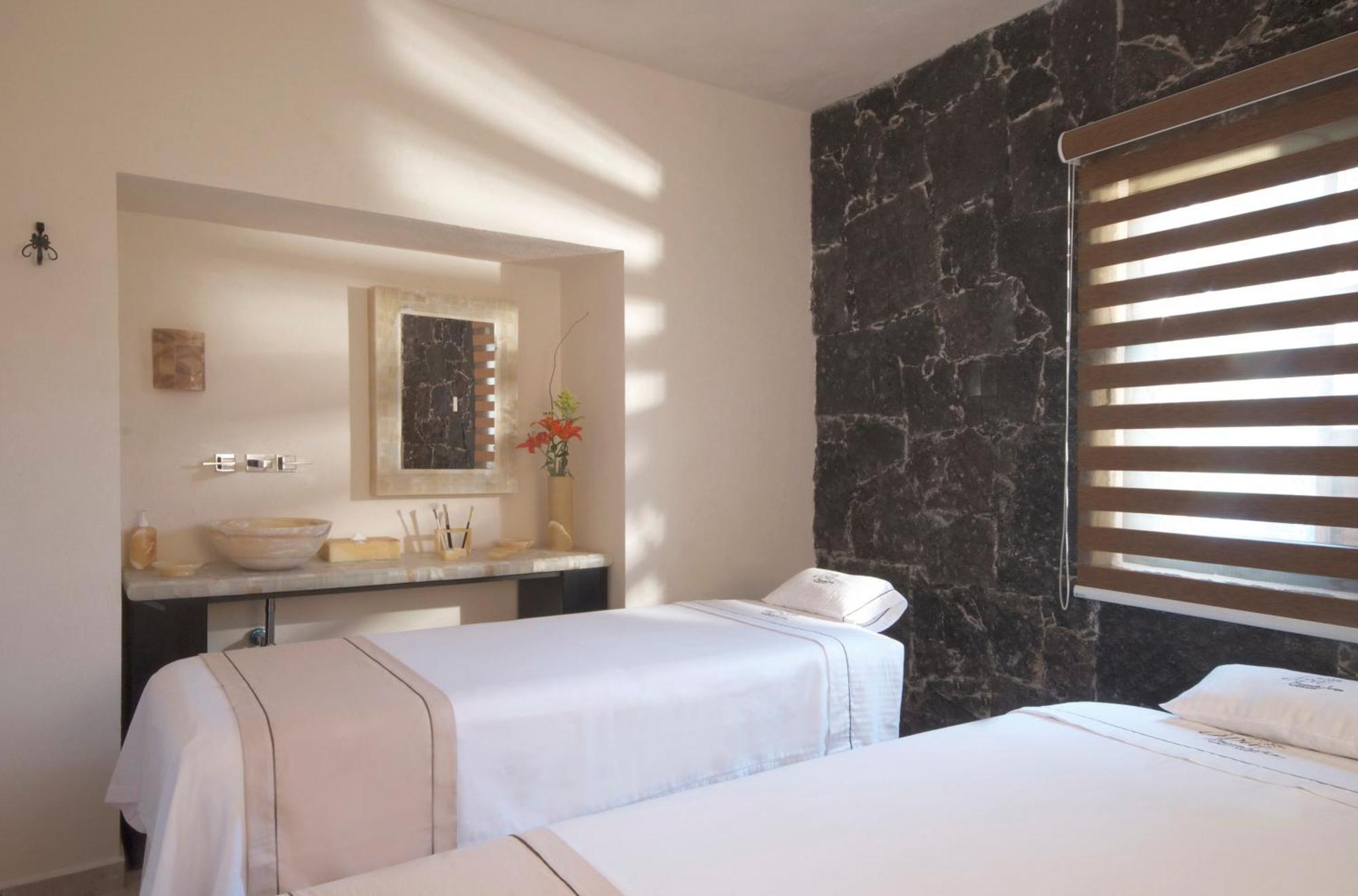 Hacienda Jurica By Brisas Querétaro Exterior foto Spa at the Four Seasons Hotel, Madrid